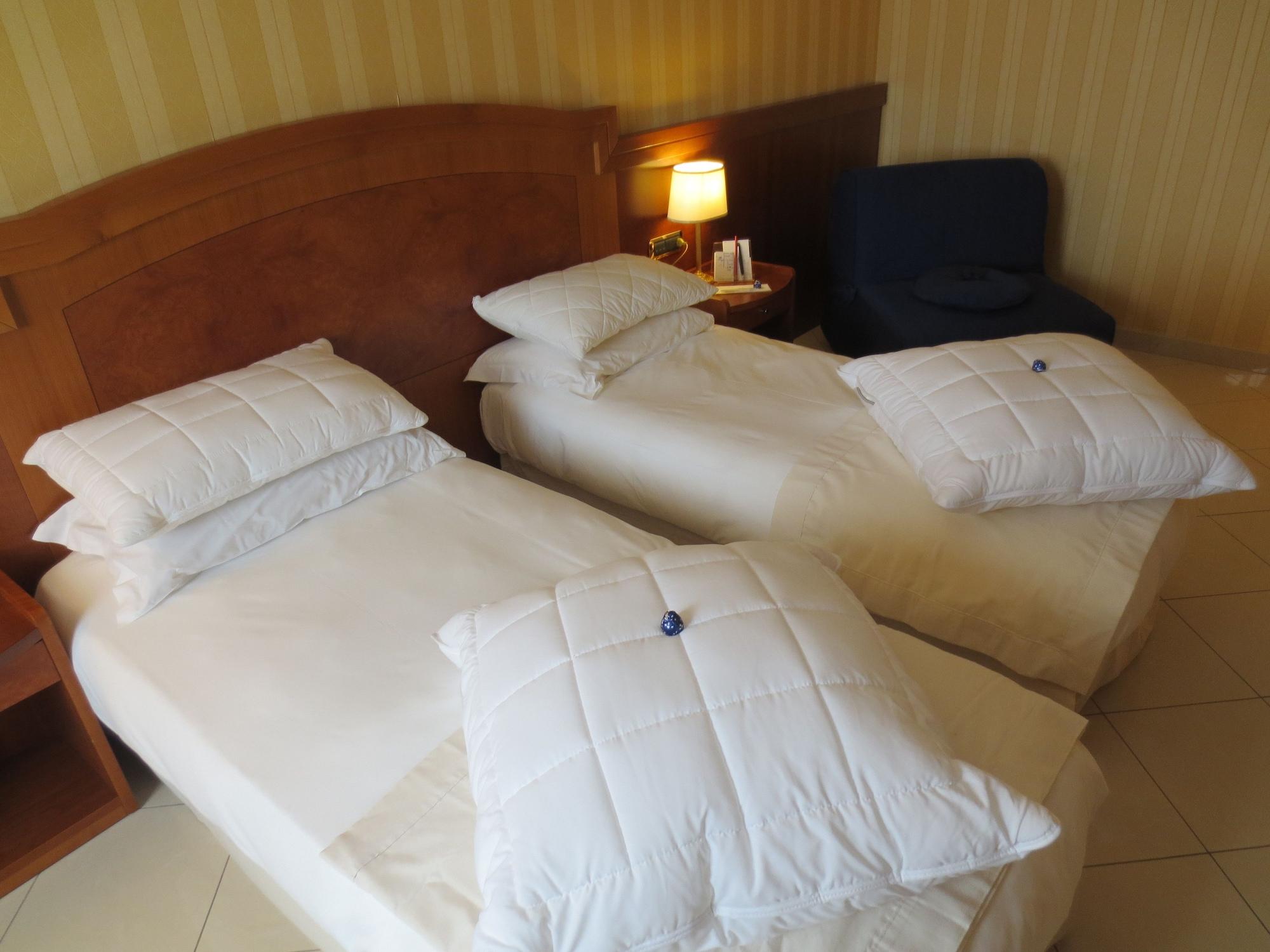 Hotel Joyfull Napoli Eksteriør billede