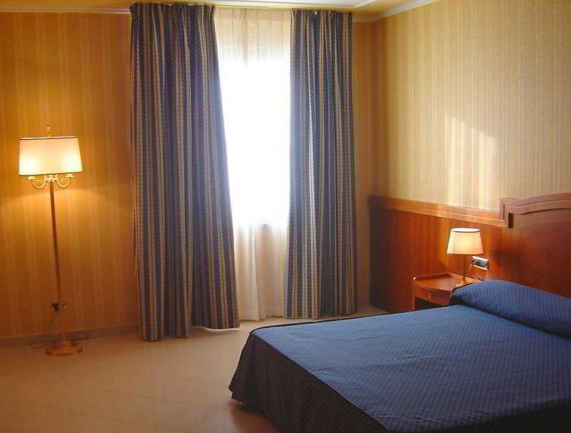 Hotel Joyfull Napoli Værelse billede