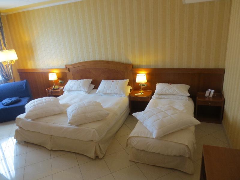 Hotel Joyfull Napoli Eksteriør billede