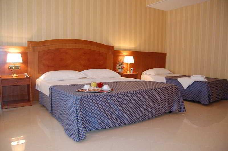 Hotel Joyfull Napoli Værelse billede