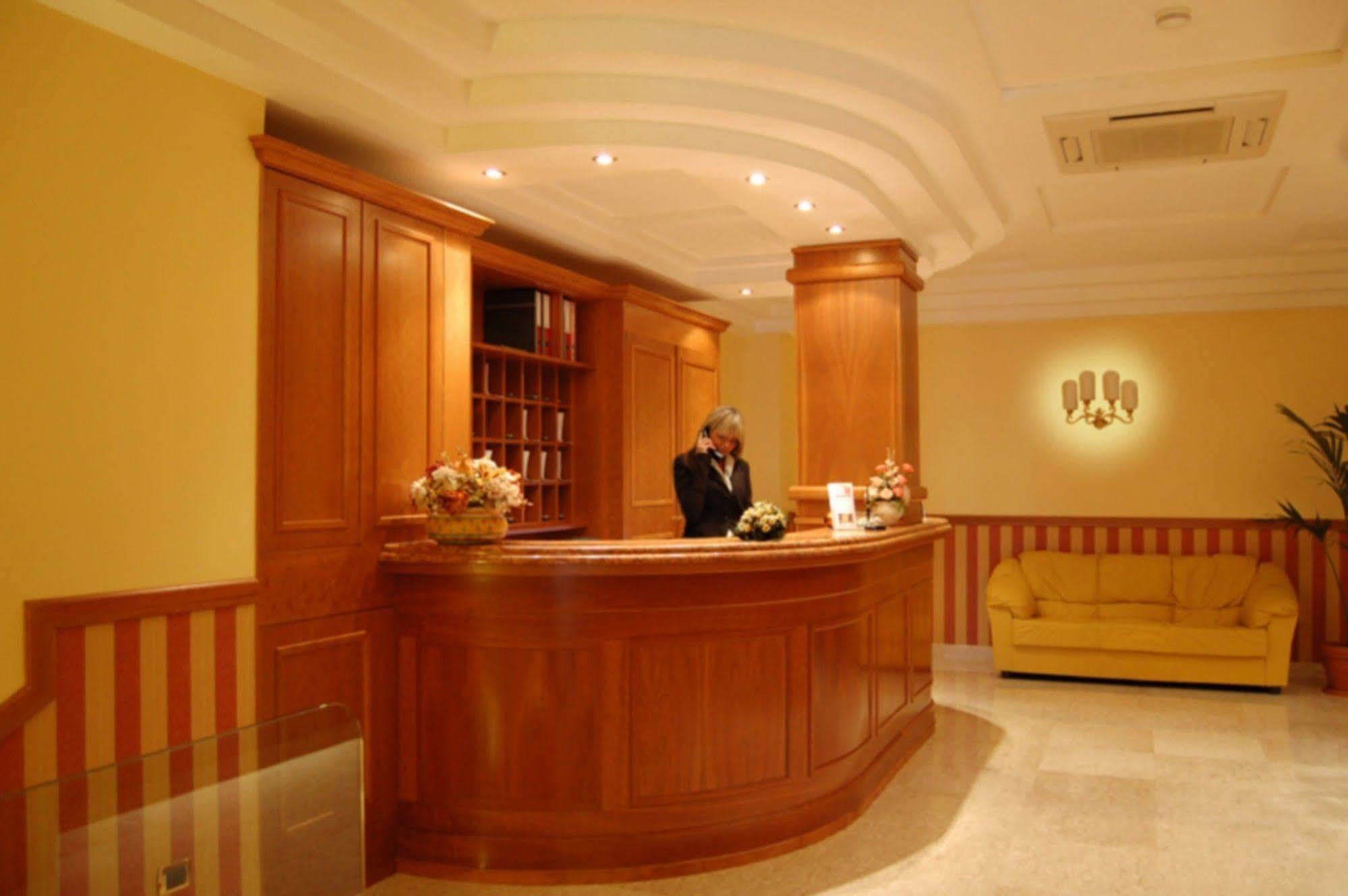 Hotel Joyfull Napoli Eksteriør billede